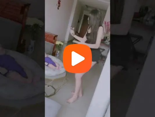 Video Trong khi làm việc cùng cô bạn gái chàng trai luôn cảm thấy lo sợ