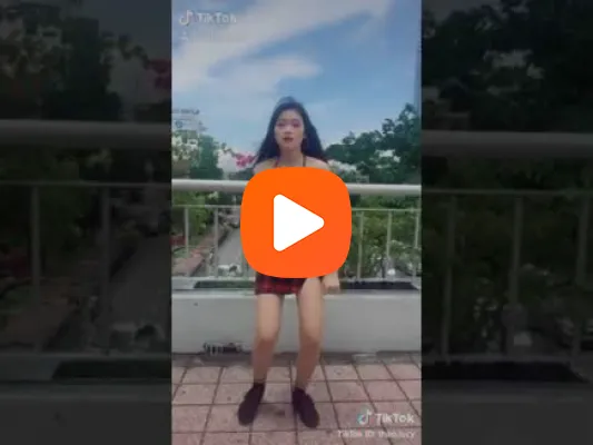 Video Hà My cô gái trẻ trung xinh đẹp bên cạnh ban trai Tây vui vẻ hạnh phúc - Phần 2