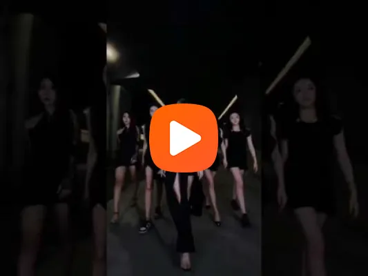 Video Cô gái năn nỉ xin bạn trai tha cho mình