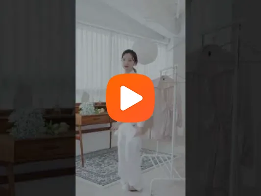 Video Kỉ niệm khó quên với cô bạn gái xinh đẹp chân dài da trắng trong tiếng nhạc du dương