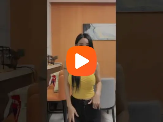 Video Cô gái trẻ sinh viên đi làm thêm vì khó khăn