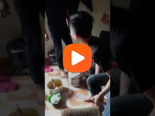 Video Cô bạn nhắc nhở bạn trai tập trung vào việc chính