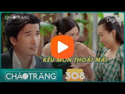 Video Cô gái trẻ sau khi vui vẻ đã vội xem lại đoạn video mới quay