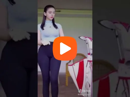 Video Cô gái xinh đẹp sinh viên năm thứ 2